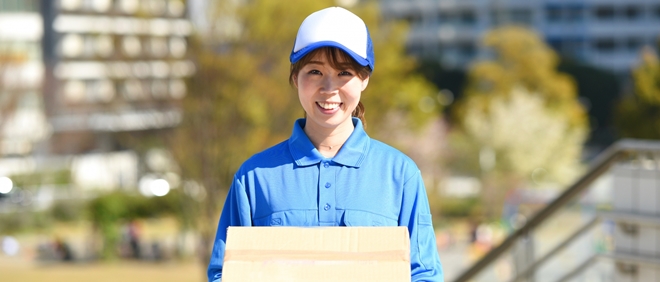 女性スタッフ